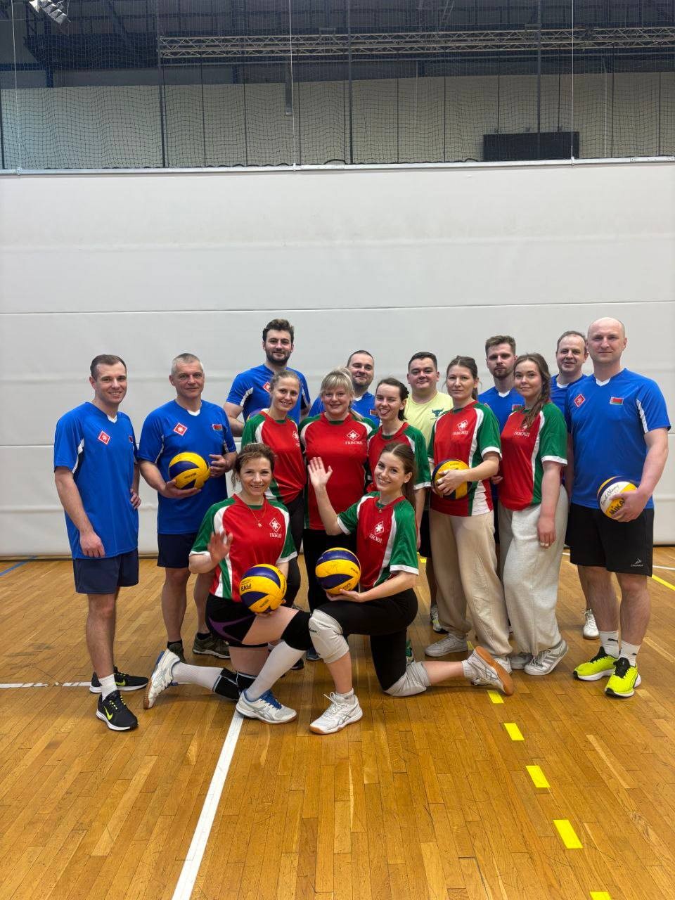 СЕРЕБРО В ГОРОДСКОМ ТУРНИРЕ ПО ВОЛЕЙБОЛУ СРЕДИ ЖЕНЩИН 2